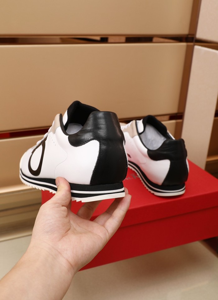 FERRAGAMO Low top Casual Shoes Men's White Pink