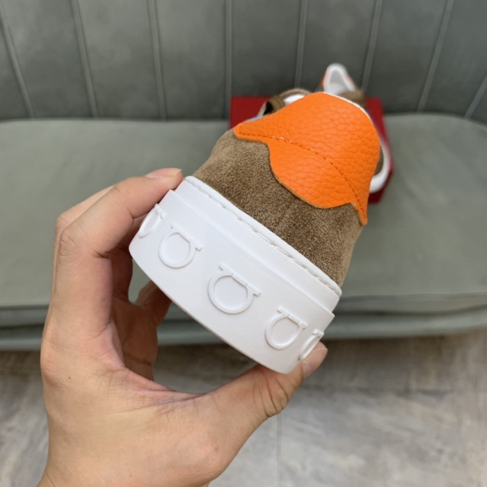 FERRAGAMO Low top Stylish Skateboarding Shoes Men's Camel