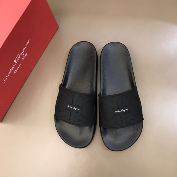 Ferragamo Gancini Slide Slippers Men's Black