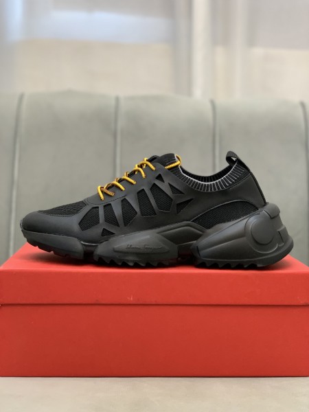 FERRAGAMO Low top Casual Shoes Men's Black