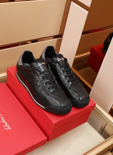 FERRAGAMO Cow Leather Low top Casual Shoes Men's Black