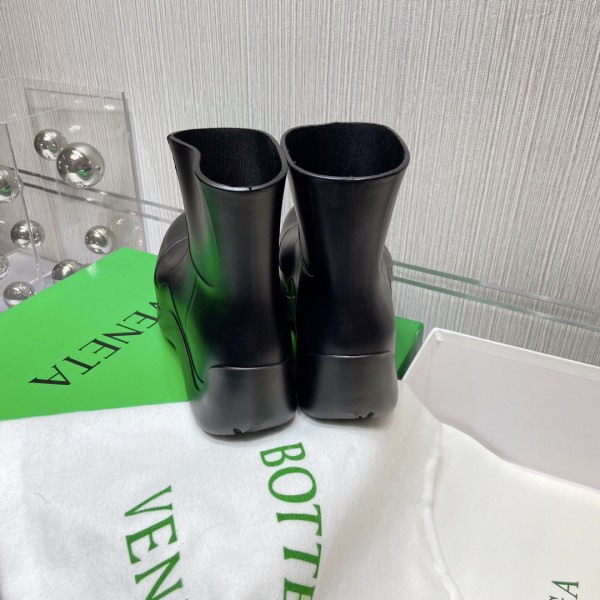 Bottega Veneta Puddle Rain Boots Ankle Boots Black