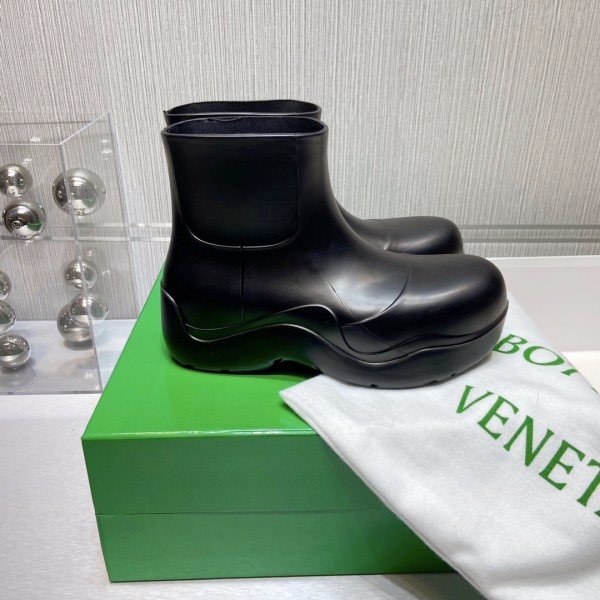 Bottega Veneta Puddle Rain Boots Ankle Boots Black