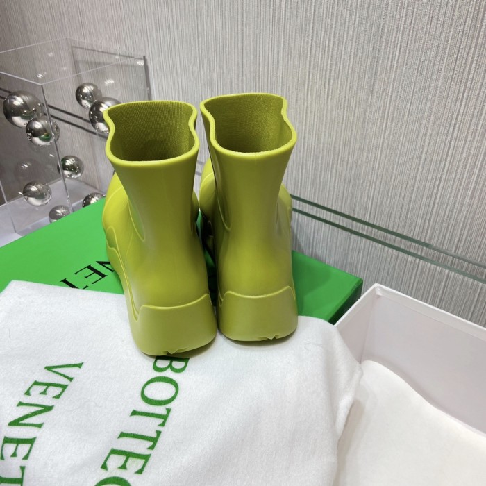 Bottega Veneta Puddle Rain Boots Ankle Boots Neon Green