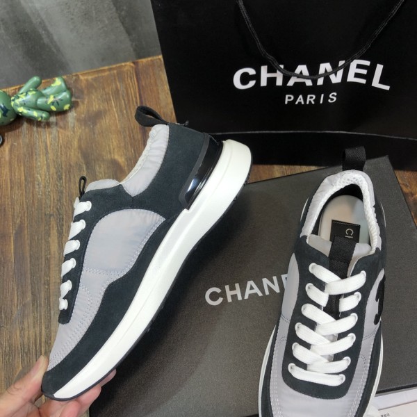 CHANEL Comfort Low Top Non-slip Low Top Sports Shoes Women's Black and White