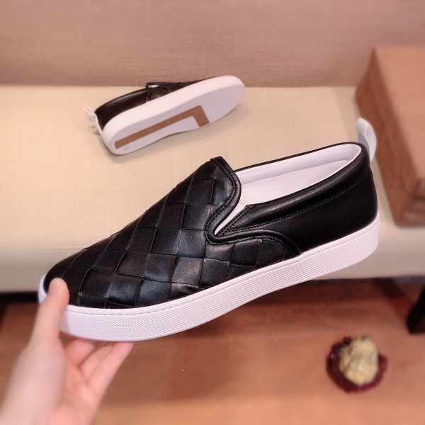 Bottega Veneta Maxi Intreccio Stylish Skateboarding Shoes Men's Black