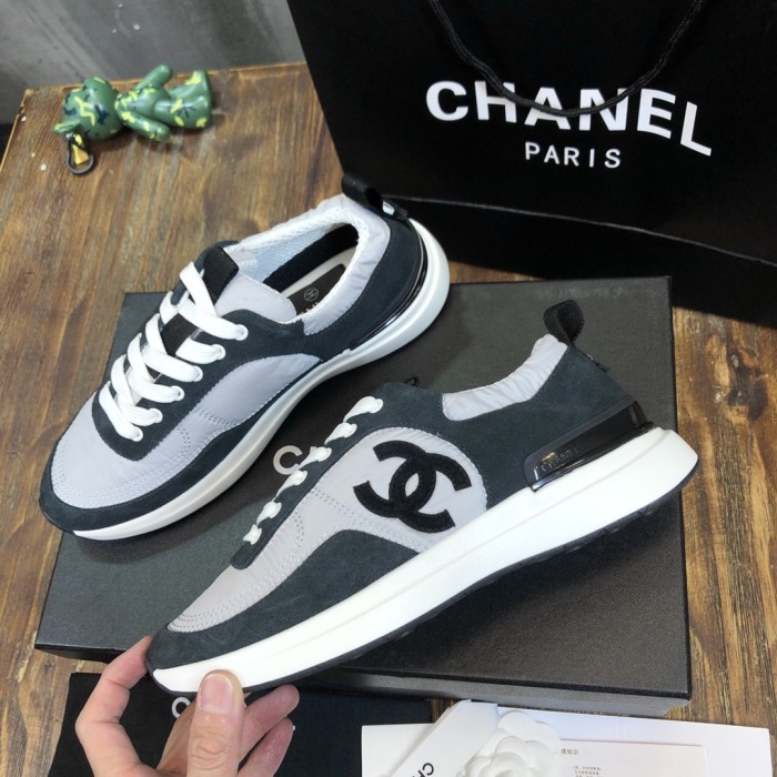 CHANEL Comfort Low Top Non-slip Low Top Sports Shoes Women's Black and White