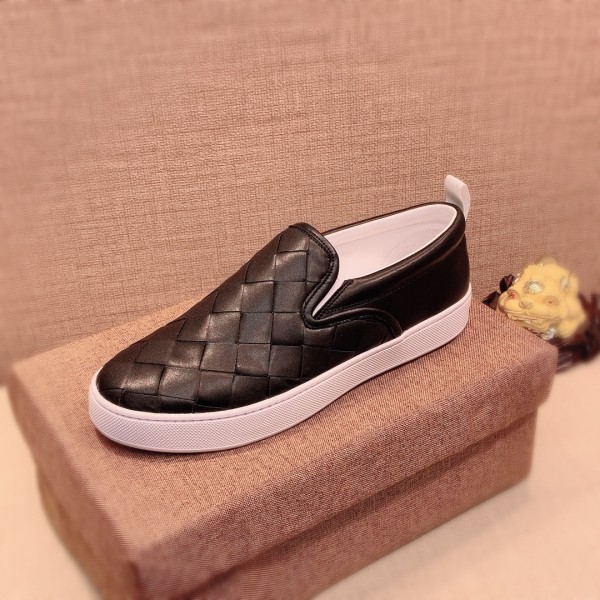 Bottega Veneta Maxi Intreccio Stylish Skateboarding Shoes Men's Black