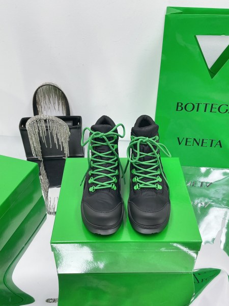 Bottega Veneta Puddle Bomber Black Green