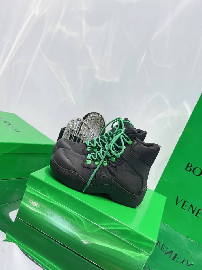 Bottega Veneta Puddle Bomber Black Green