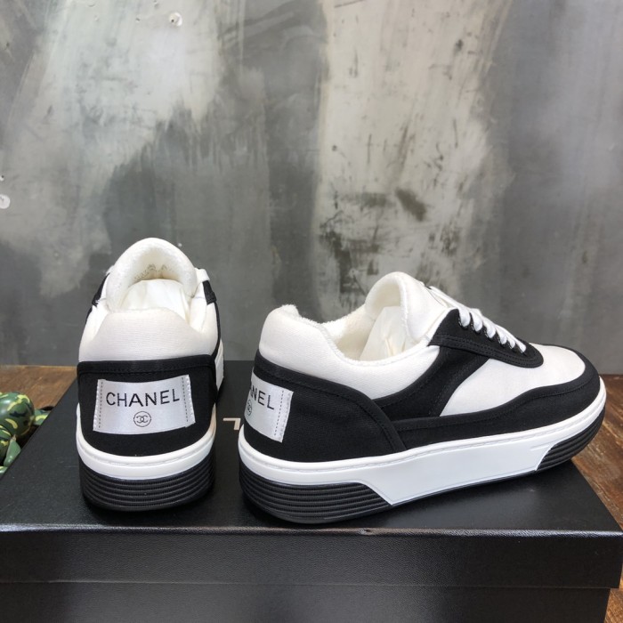CHANEL Low-top Comfort Low-top Fashion Sneakers Women's Black and White