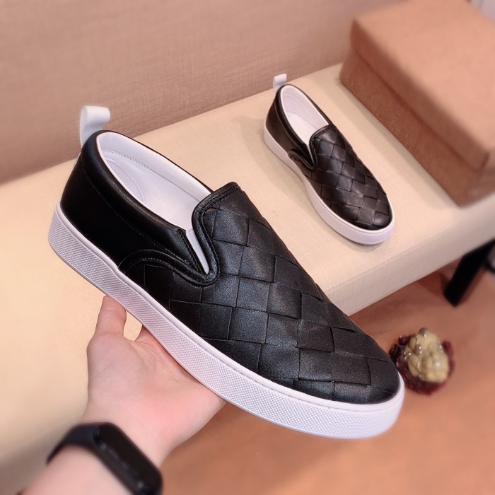 Bottega Veneta Maxi Intreccio Stylish Skateboarding Shoes Men's Black
