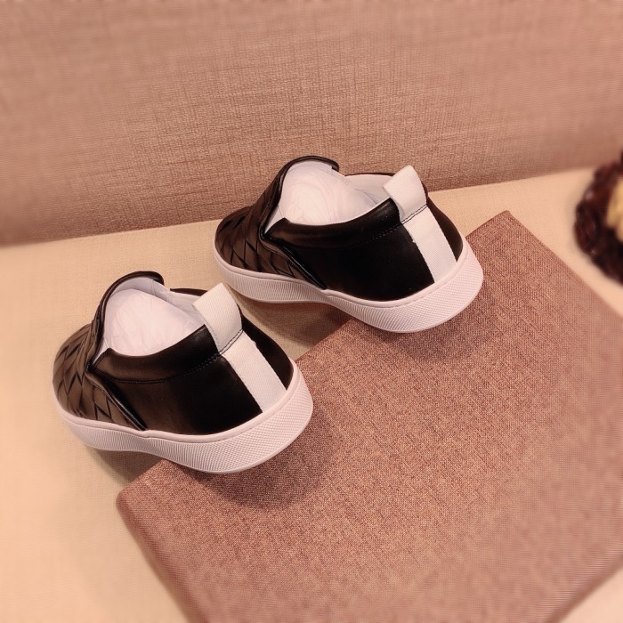 Bottega Veneta Maxi Intreccio Stylish Skateboarding Shoes Men's Black