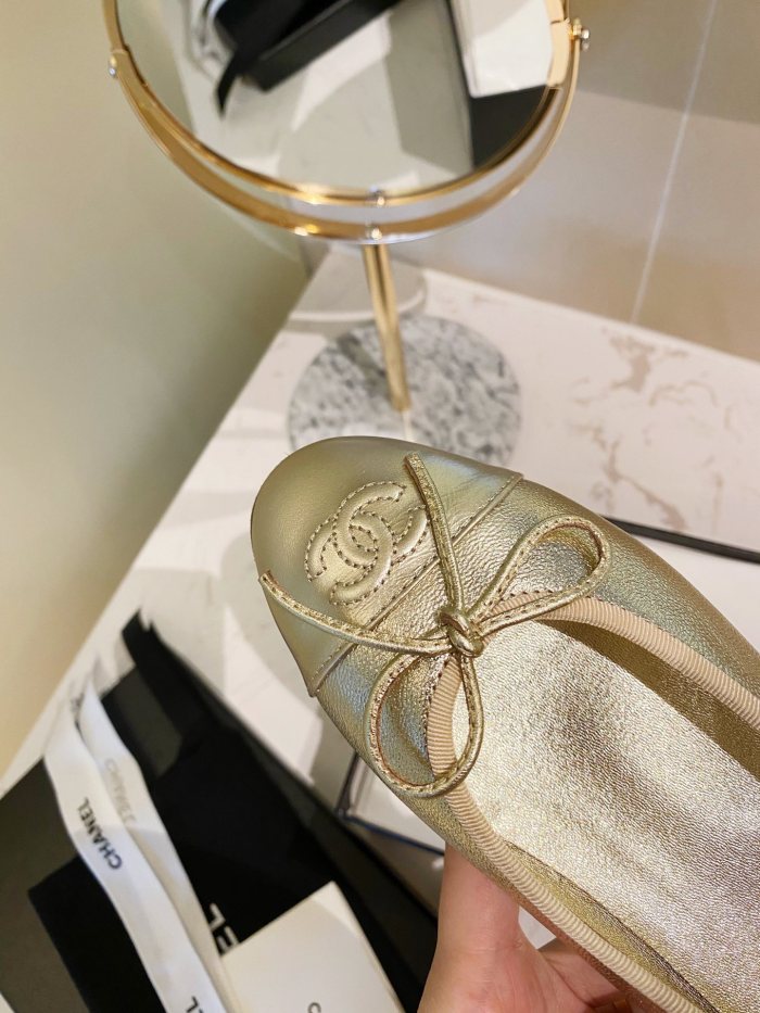 CHANEL Metallic Lambskin Simple Casual Flats Women's Gold