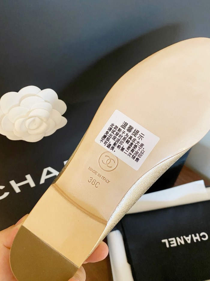 CHANEL Metallic Lambskin Simple Casual Flats Women's Gold