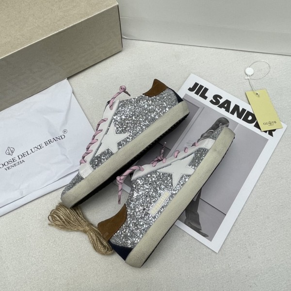 Golden Goose Super Star Low top Stylish Skateboarding Shoes Silver Distressed