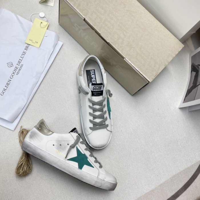 Golden Goose Super Star Stylish Skateboarding Shoes Women's Green Star, Golden Tail Distressed