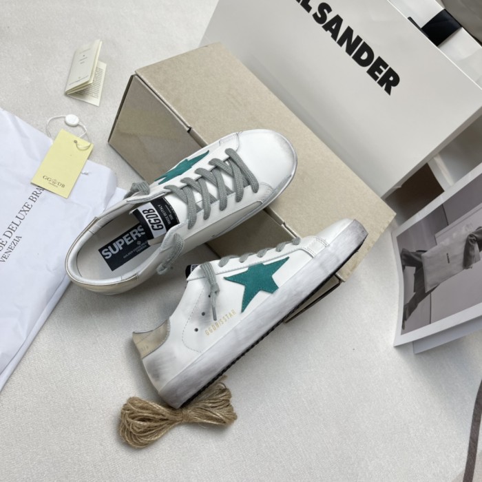 Golden Goose Super Star Stylish Skateboarding Shoes Women's Green Star, Golden Tail Distressed