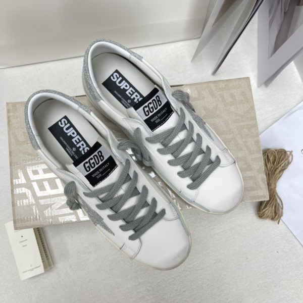 Golden Goose Superstar distressed-finish sneakers 30