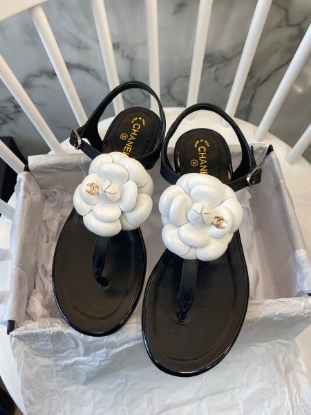 Chanel Slides 32