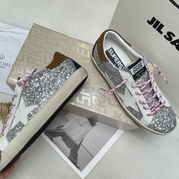 Golden Goose Super Star Low top Stylish Skateboarding Shoes Silver Distressed
