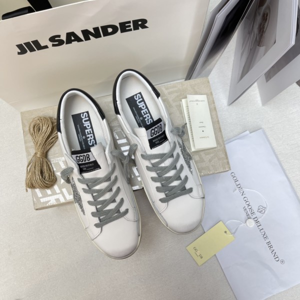 Golden Goose Superstar distressed-finish sneakers 28