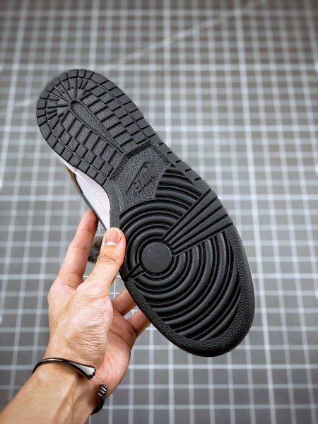 Nike SB Dunk Low White Black Trail End Brown