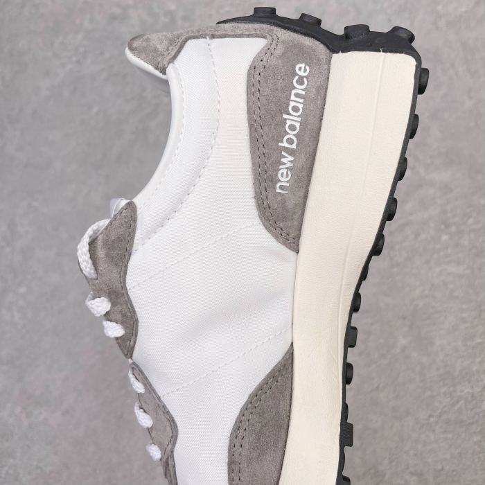 New Balance 327 Grey