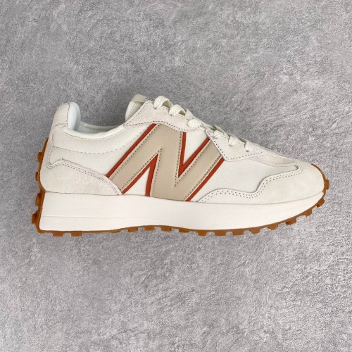 New Balance 327 Bandier (Women's)