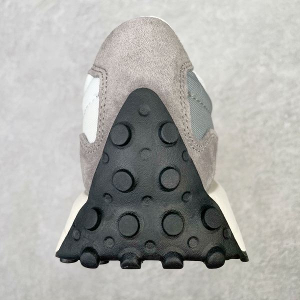 New Balance 327 Grey