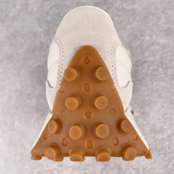 New Balance 327 Timberwolf Nightwatch Green