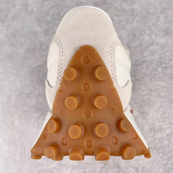 New Balance 327 Timberwolf Nightwatch Green