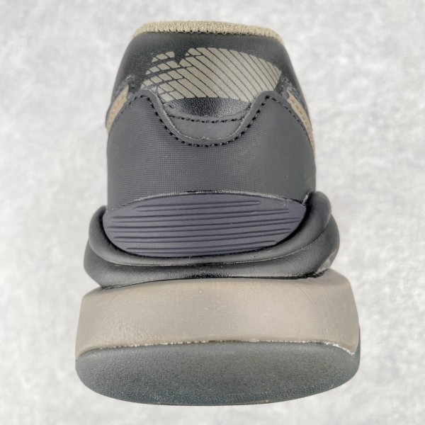 New Balance N.HOOLYWOOD x 5740 Black Light Brown