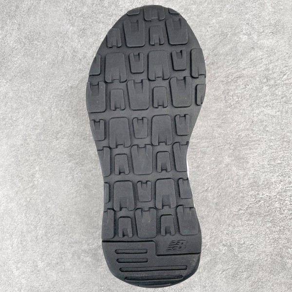 New Balance 57/40 Gold Aspen (Women's)