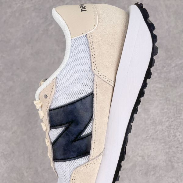 New Balance 237 Beige Black