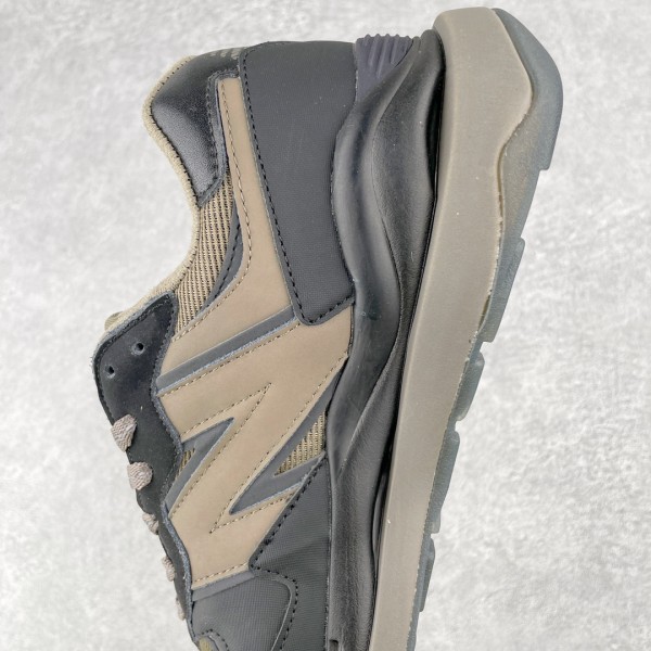 New Balance N.HOOLYWOOD x 5740 Black Light Brown