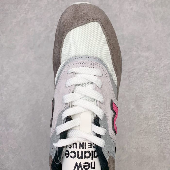New Balance 997 Grey Pink
