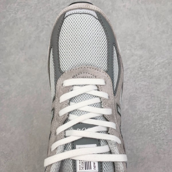 New Balance 990v4 Grey