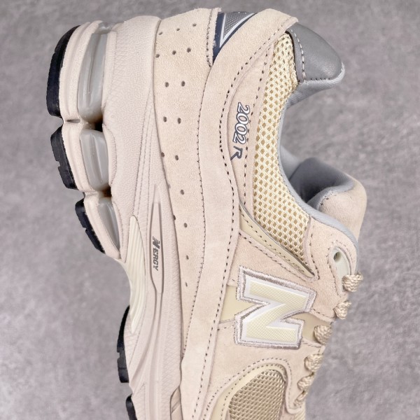 New Balance 2002R Bone Light Aluminum