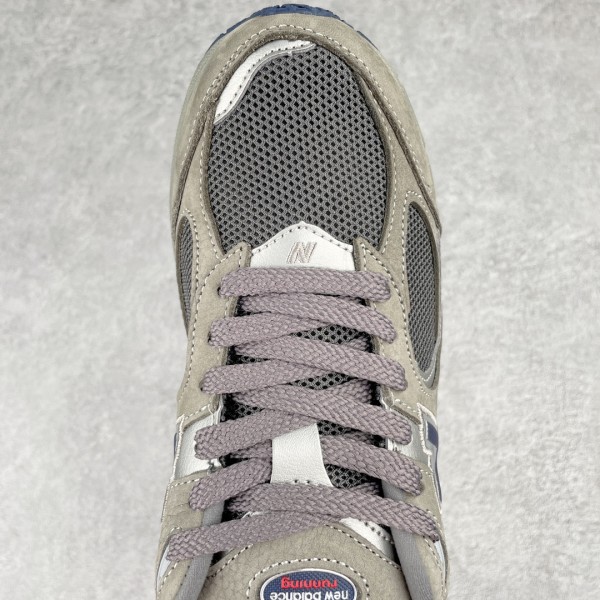 New Balance 2002R Light Grey