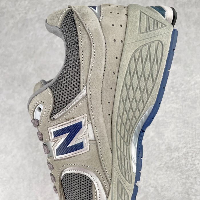 New Balance 2002R Light Grey