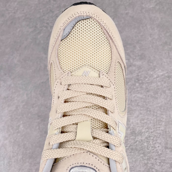 New Balance 2002R Bone Light Aluminum