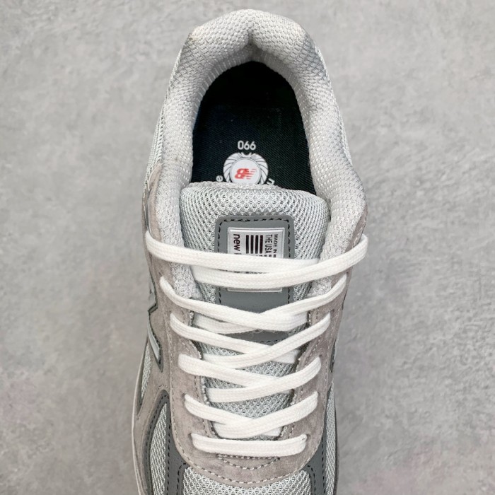 New Balance 990v4 Grey