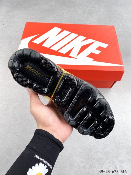 Nike Air VaporMax Plus Black Anthracite Metallic Gold