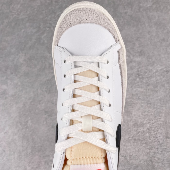 Nike Blazer Low 77 Vintage White Black