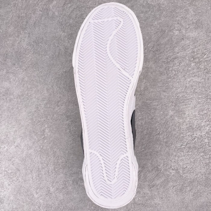 Nike Blazer Low sacai Iron Grey