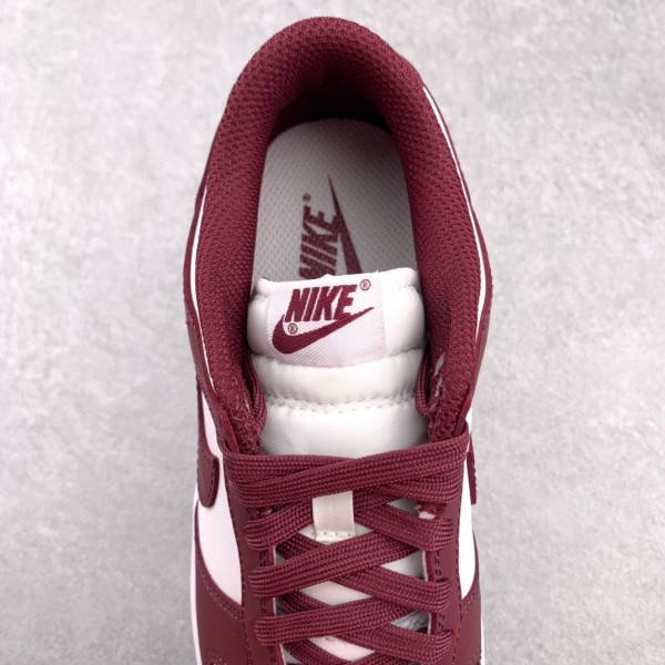 Nike Dunk Low Bordeaux (W)