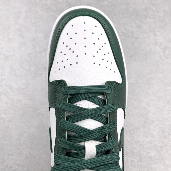 Nike Dunk Low Vintage Green (W)