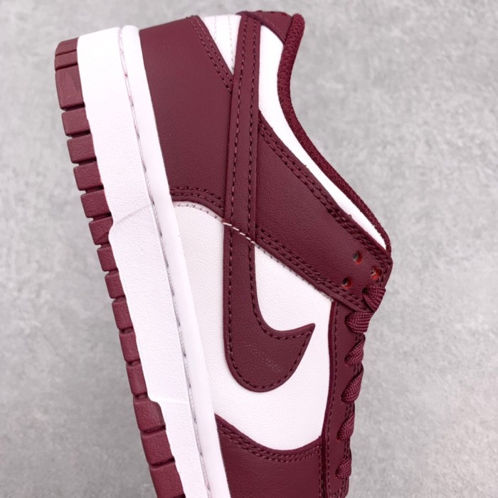 Nike Dunk Low Bordeaux (W)