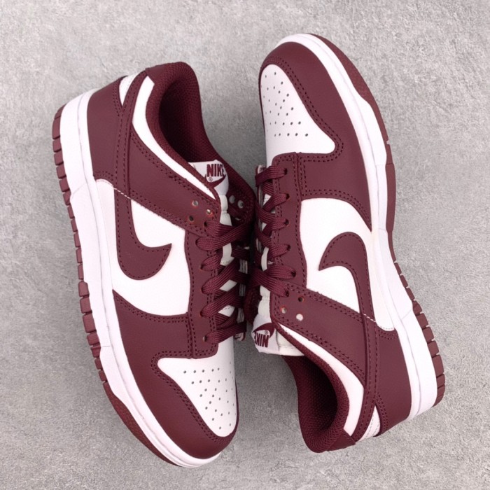 Nike Dunk Low Bordeaux (W)